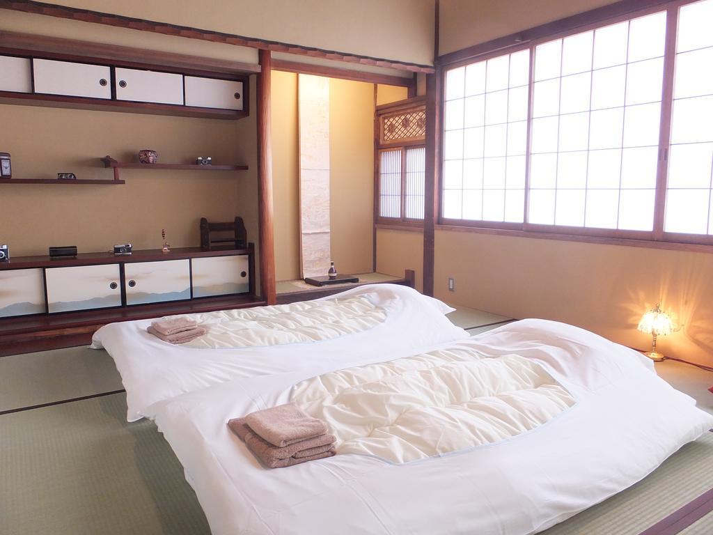 Chambre de Luxe de Style Japonais avec Salle de Bains Commune